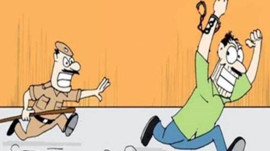 रायपुर में थाने से अपराधी फरार, सिपाही का हाथ छुड़ाकर शातिर चोर हुआ फरार, घटना के बाद मचा हड़कंप