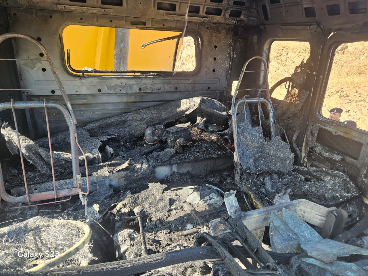 खड़े ट्रेलर में लगी आग, इंजन सीट पर सो रहे 3 साल के मासूम की दर्दनाक मौत