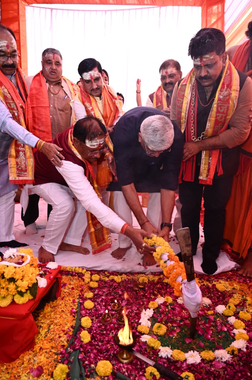 नववर्ष पर कबीरधाम को बड़ी सौगात: मुख्यमंत्री विष्णुदेव साय व केंद्रीय मंत्री गजेन्द्र सिंह शेखावत ने किया 146 करोड़ के भोरमदेव कॉरिडोर का भूमिपूजन