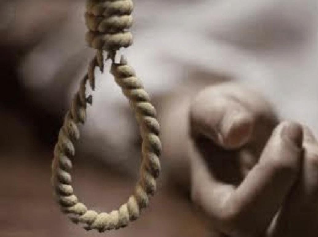 दुर्ग में दो अलग-अलग स्थानों पर फांसी लगाकर आत्महत्या, पुलिस जांच में जुटी
