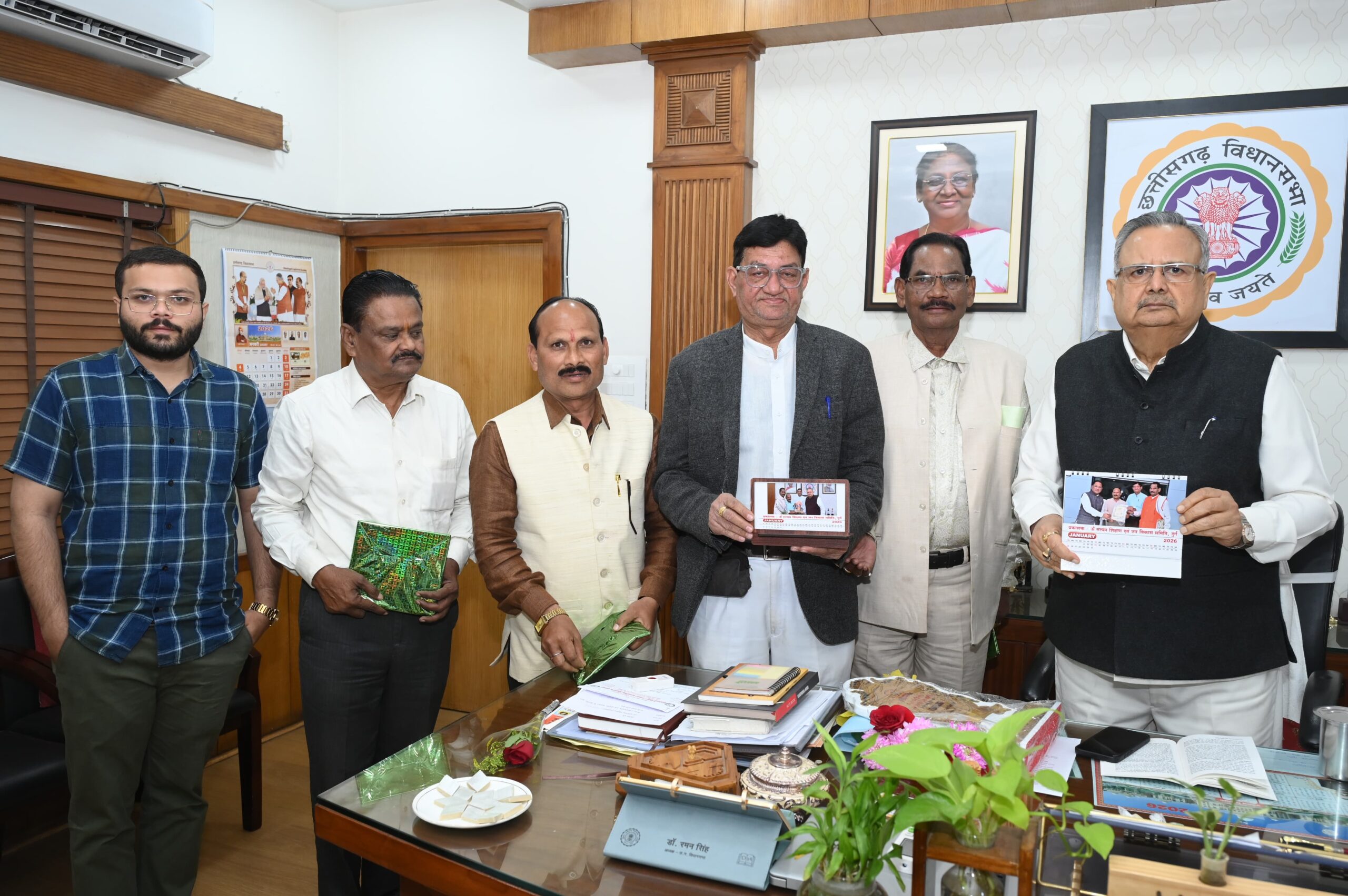 सेवा टेबल कैलेंडर 2026 का विमोचन,विधानसभा अध्यक्ष डॉ. रमन सिंह ने किया लोकार्पण