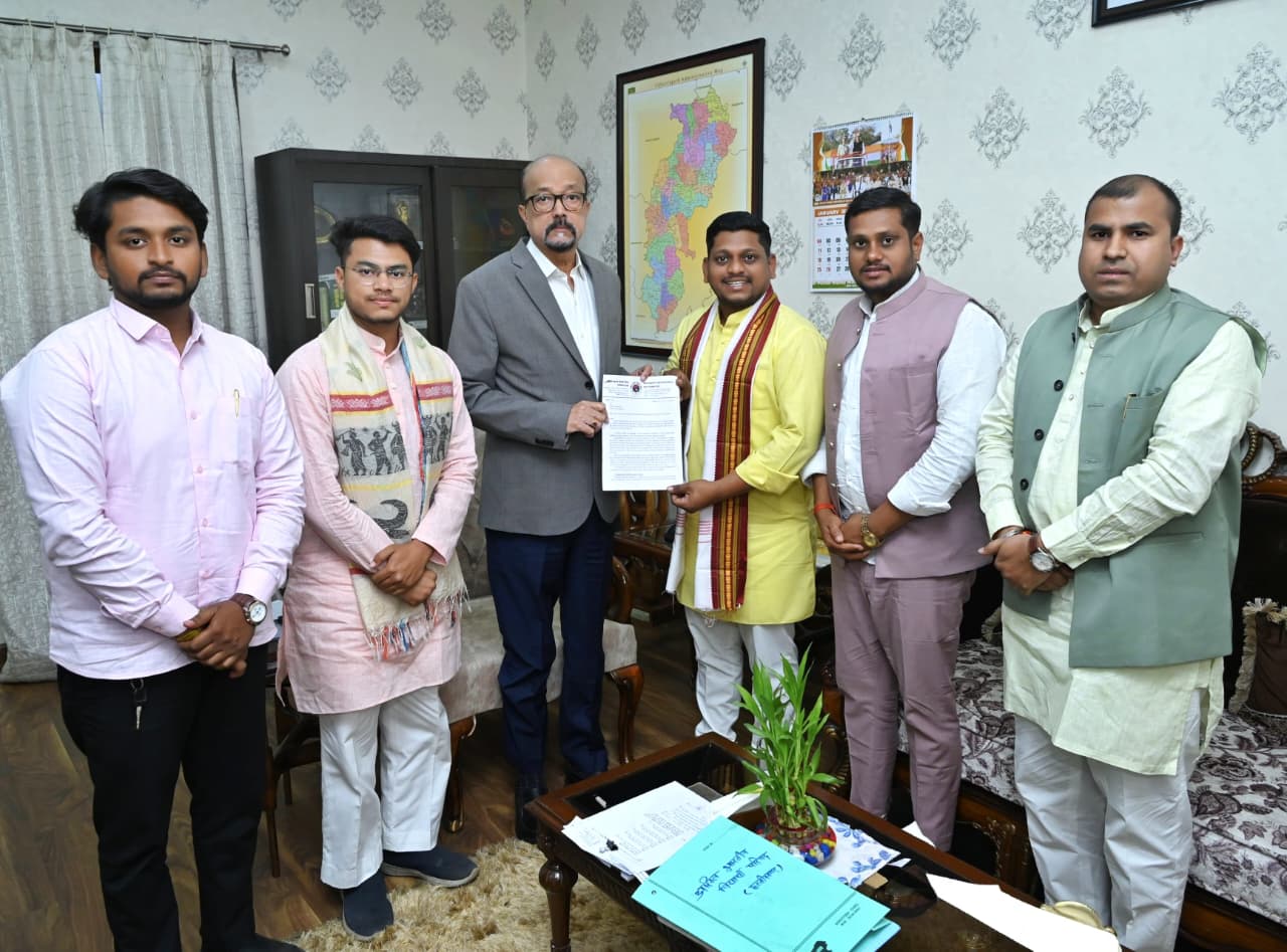 प्रदेश के विश्वविद्यालयों में अनियमितताओं को लेकर अभाविप ने राज्यपाल को सौंपा ज्ञापन