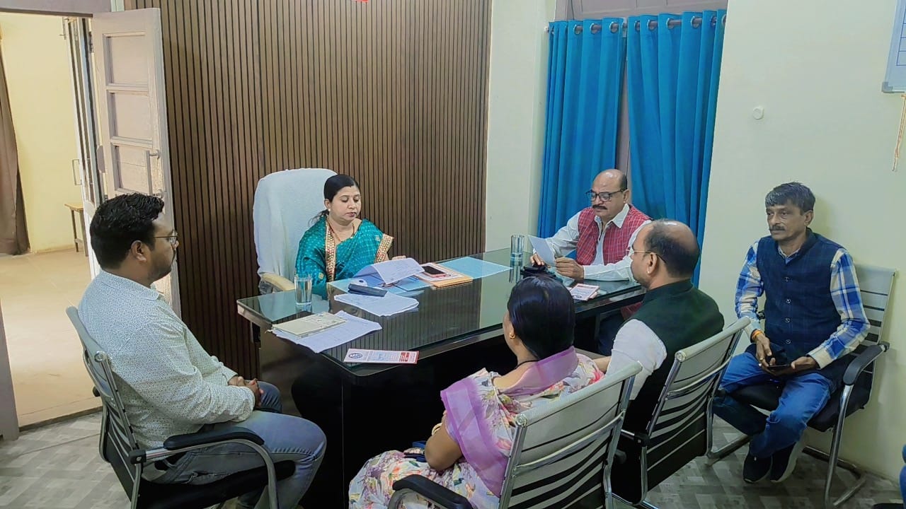 शहर के 60 वार्डों में नालियों से गुजर रही पाइपलाइन हटेंगी, राज्य शासन को भेजा जाएगा प्रस्ताव